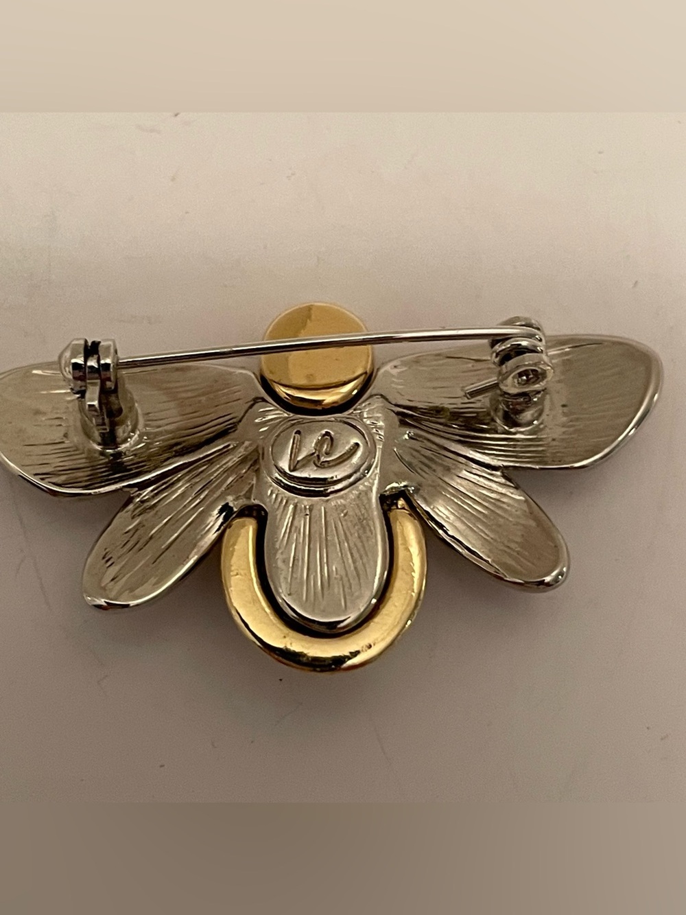 Vintage Liz Claiborne Bee Brooch 1990’s Gold And Silver Tone Black Enamel - Picture 3 of 5